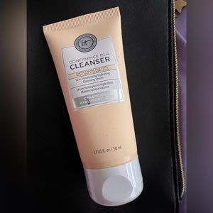 Brand new IT cosmetics cleanser
